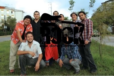 Los Aguas Aguas-Hay que alzar la voz Sola no llega al Vive Latino 11 blogger image 199981346