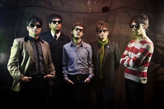 @Los_Bunkers presentan La Velocidad de la Luz en el Teatro Metropólitan 4 20130514 134551