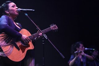 @CarlaMorrisonMx en el Pepsi Center 8 10072012150151