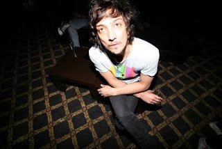 León Larregui estrena "Como tú" (Magic Music Box) 9 zoe leon larregui1