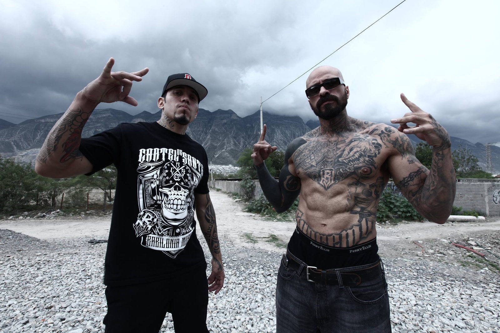 CARTEL DE SANTA FOTO OFICIAL