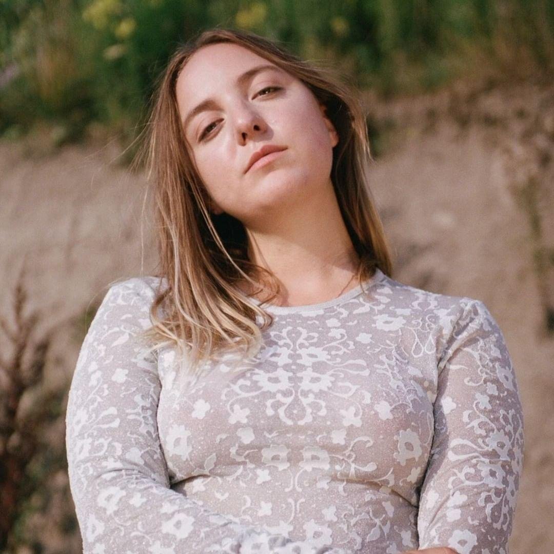 ¡Checa la faceta más indie rock de Lowell! 2 61f398d4 9274 daf0 fe70 918bd46867aa